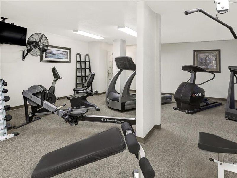 Value Suites Extended Stay - Арлінгтон Екстер'єр фото