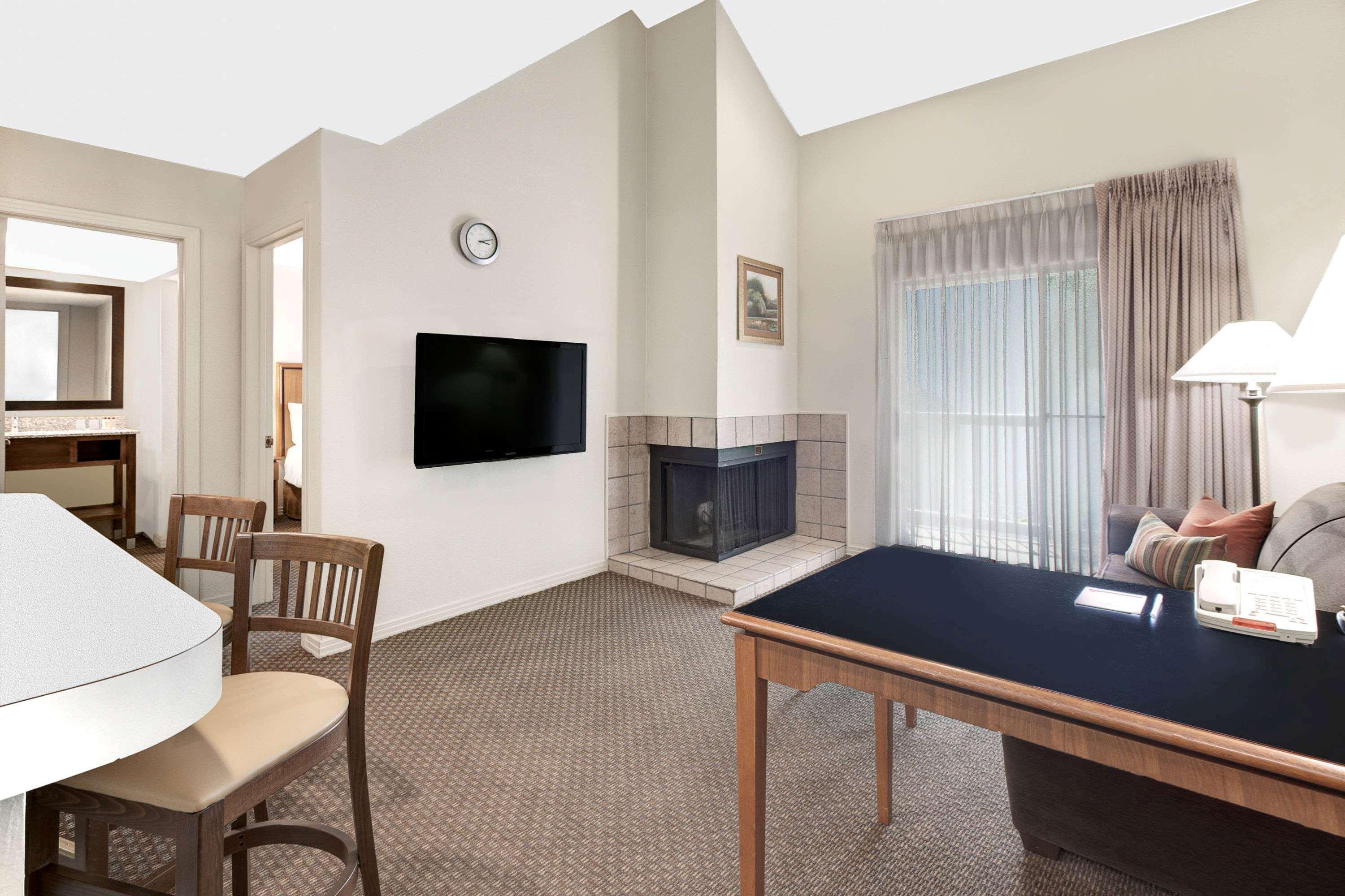 Value Suites Extended Stay - Арлінгтон Екстер'єр фото
