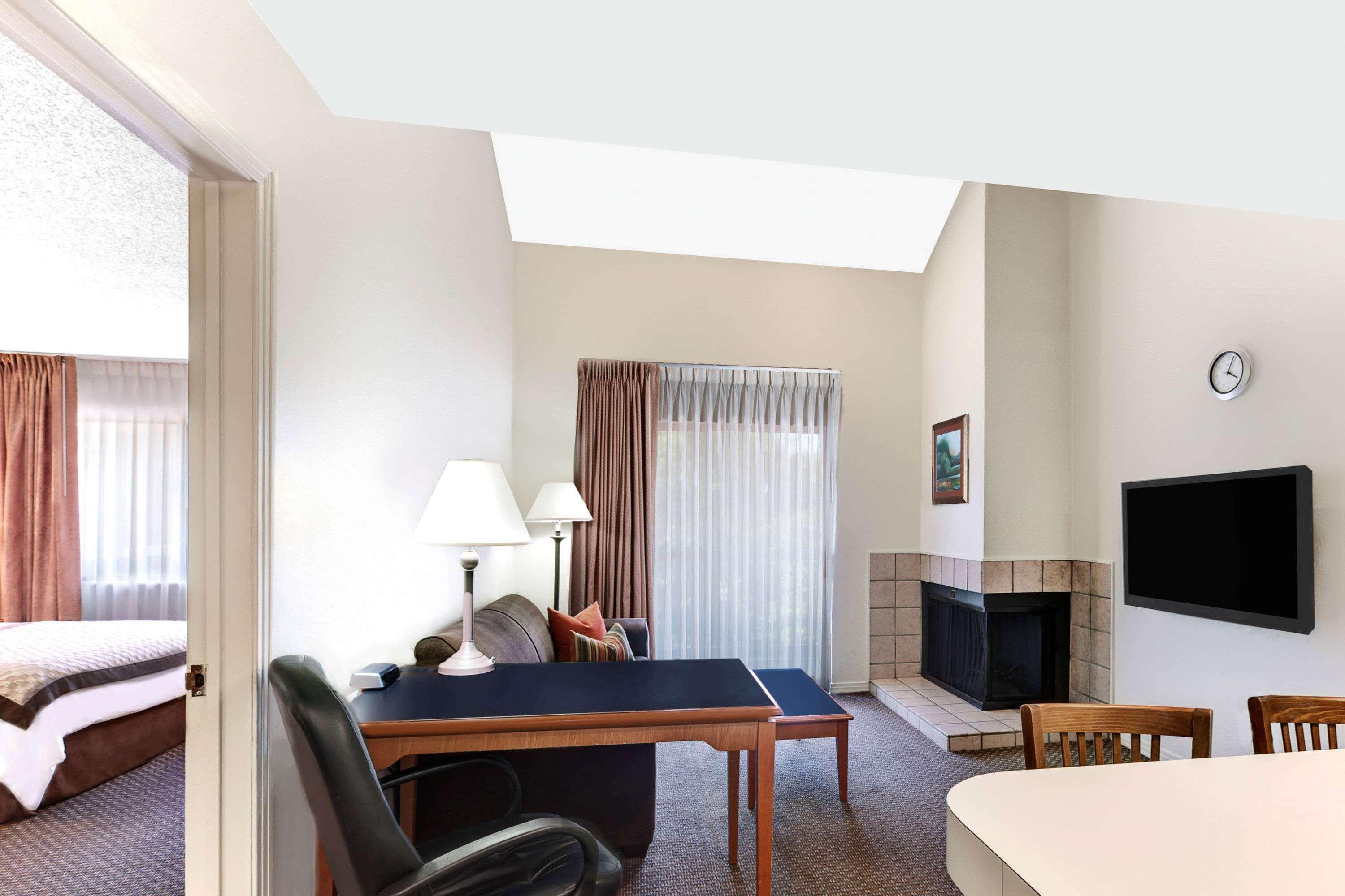 Value Suites Extended Stay - Арлінгтон Екстер'єр фото